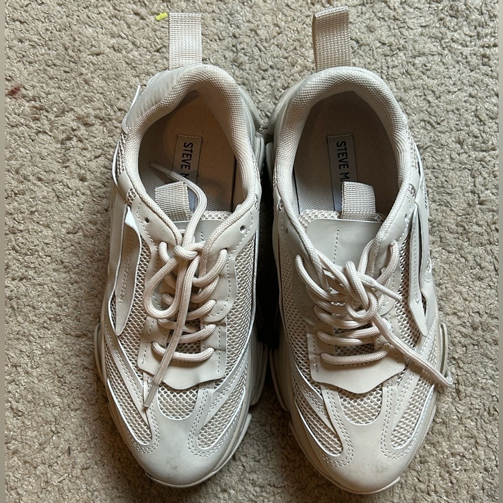 Steve Madden Sneakers Size 8.5
